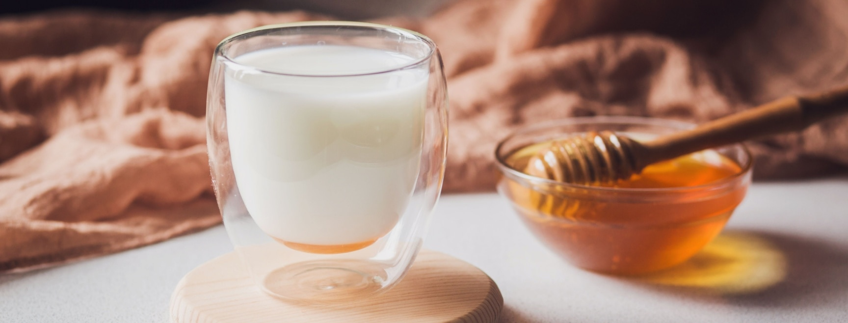 Manfaat Luar Biasa Susu Beruang Campur Madu untuk Tubuh